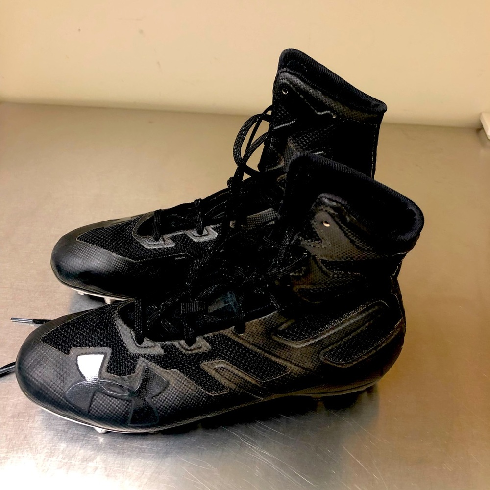 Under Armor EUC Football Cleats-size 10.5